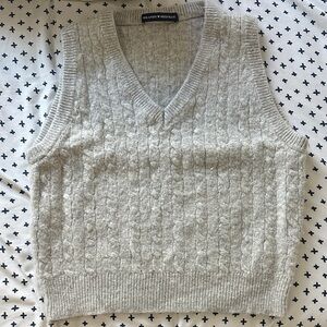 Brandy Melville Gray V-Neck Sweater Vest